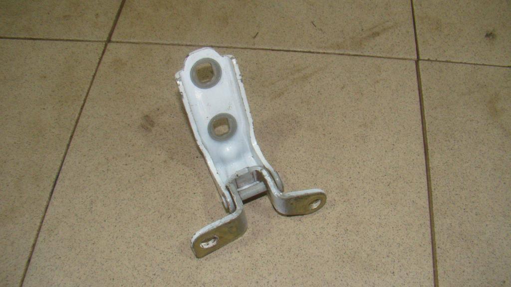 Петля двери задней правой нижняя, 500 рублей, Пермь