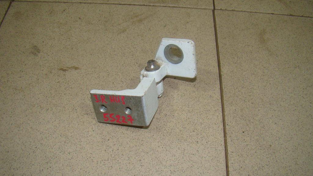 Петля двери задней правой нижняя, 500 рублей, Пермь