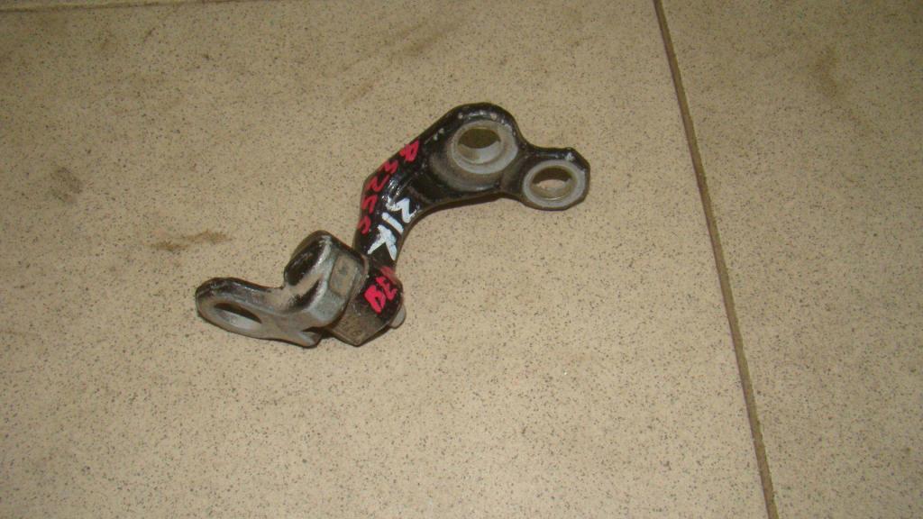 Петля двери задней правой верхняя, 550 рублей, Пермь