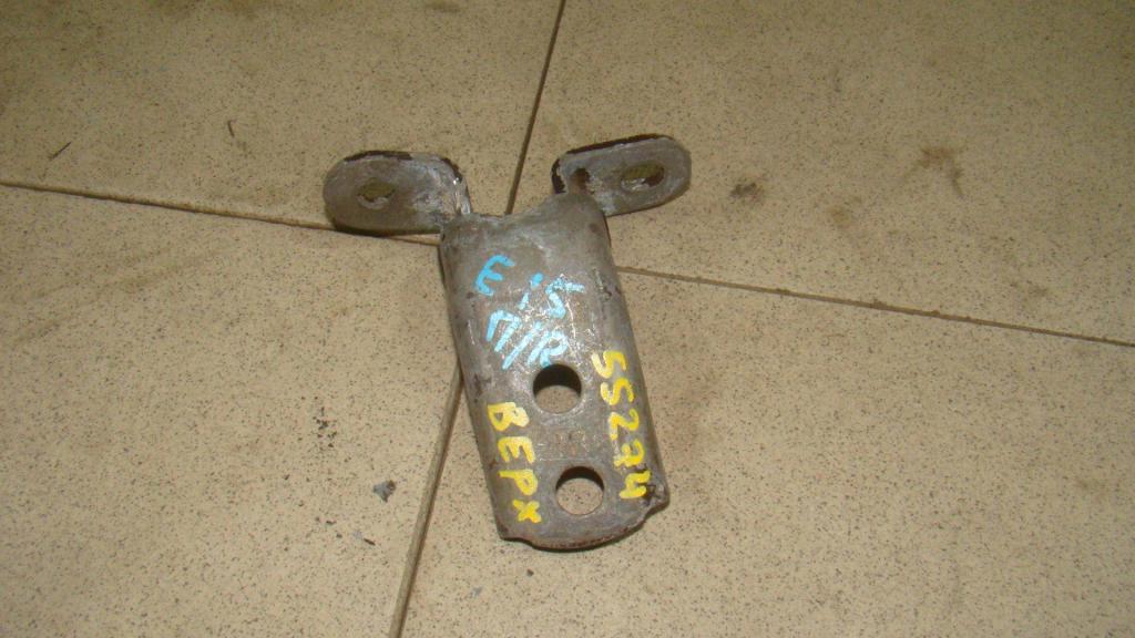 Петля двери передней правой верхняя, 550 рублей, Пермь