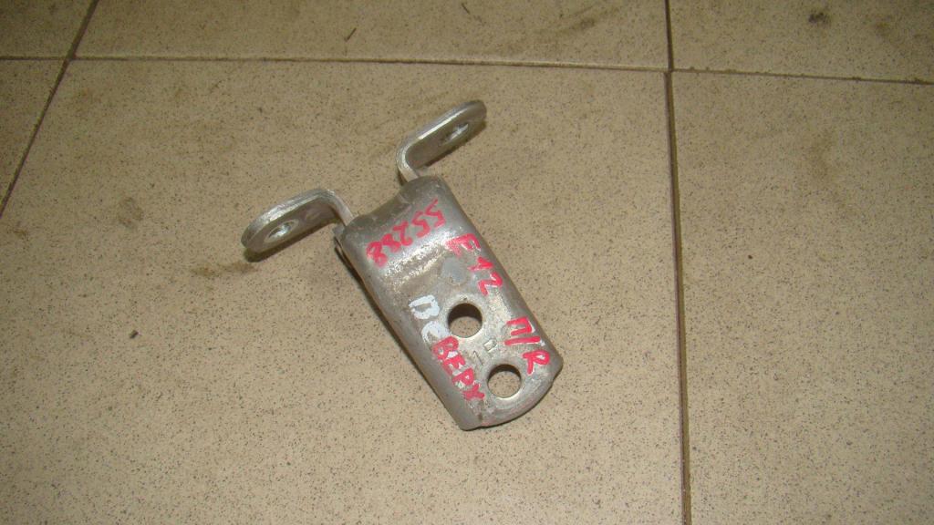 Петля двери передней правой верхняя, 1500 рублей, Пермь