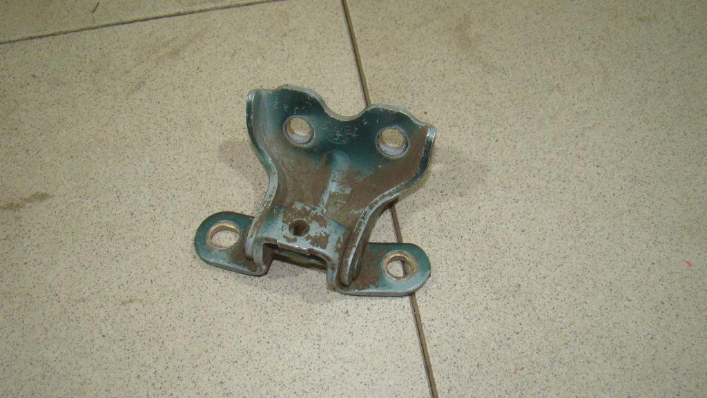 Петля двери передней правой нижняя, 500 рублей, Пермь