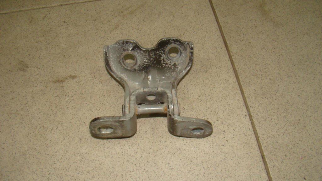 Петля двери передней правой нижняя, 500 рублей, Пермь