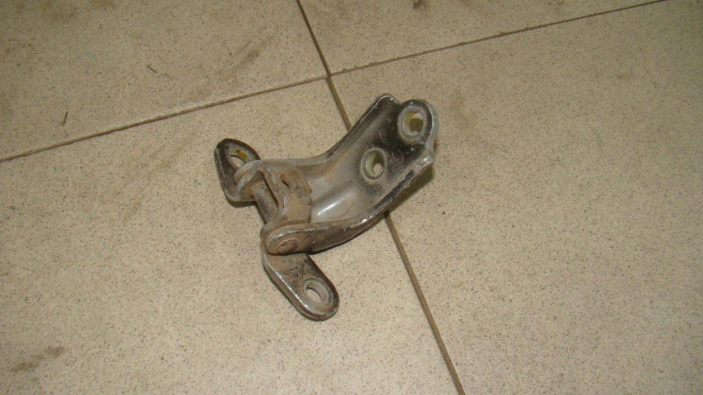 Петля двери передней правой верхняя, 500 рублей, Пермь