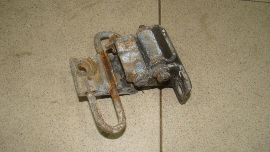 Петля двери передней правой нижняя, 3000 рублей, Пермь