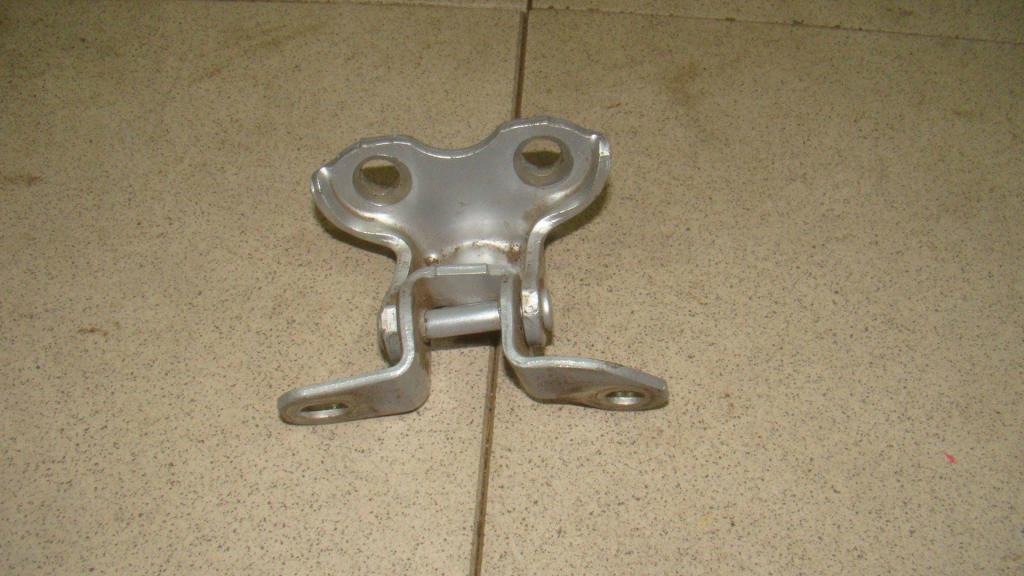 Петля двери задней левой верхняя, 1000 рублей, Пермь