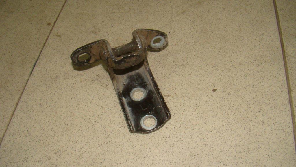 Петля двери задней левой нижняя, 1000 рублей, Пермь