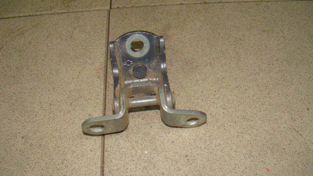 Петля двери задней левой верхняя, 500 рублей, Пермь