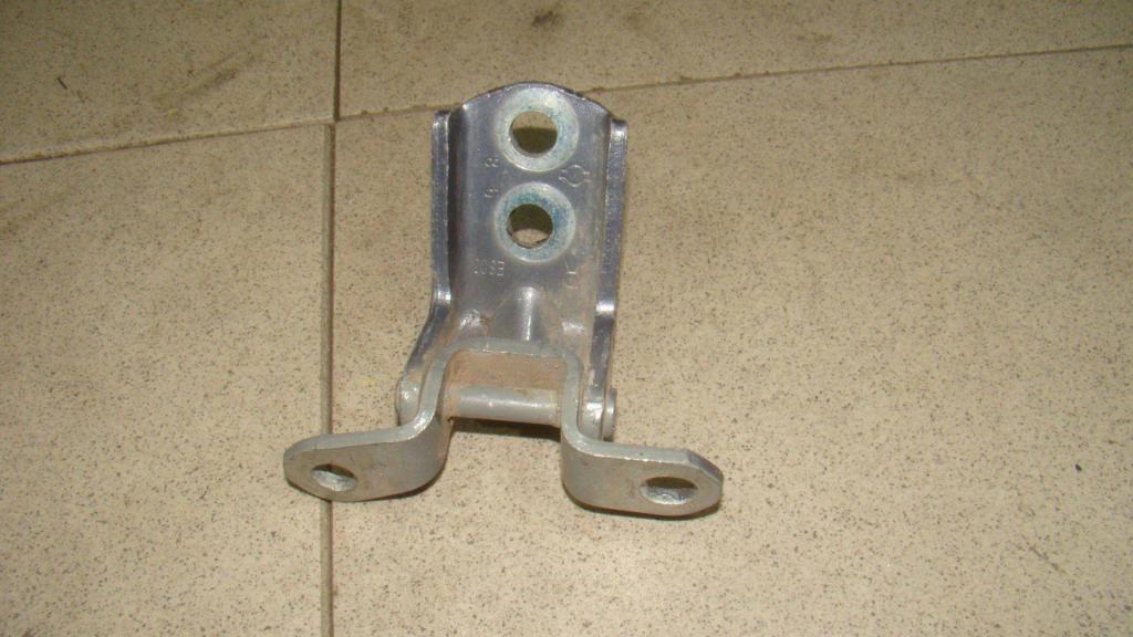 Петля двери задней левой нижняя, 500 рублей, Пермь