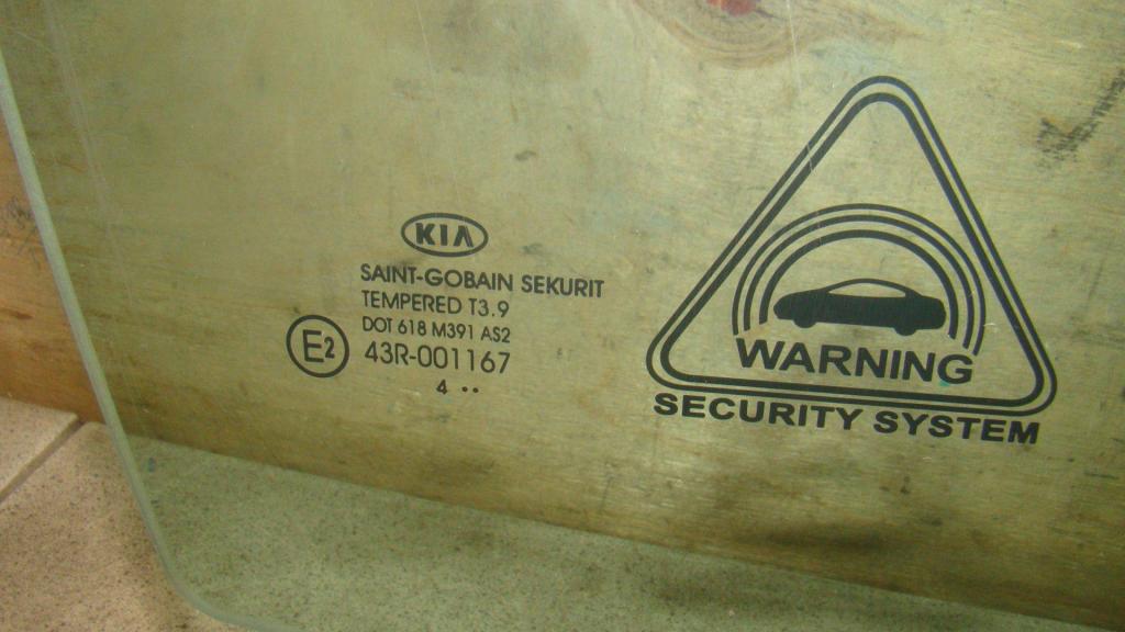 Стекло двери передней правой, 2000 рублей, Пермь