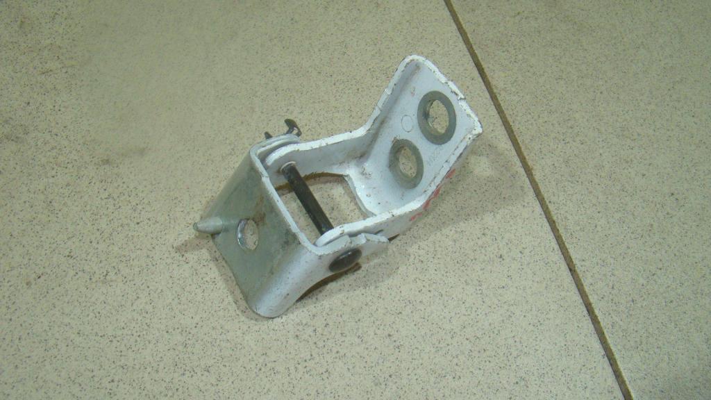 Петля двери задней левой нижняя, 500 рублей, Пермь