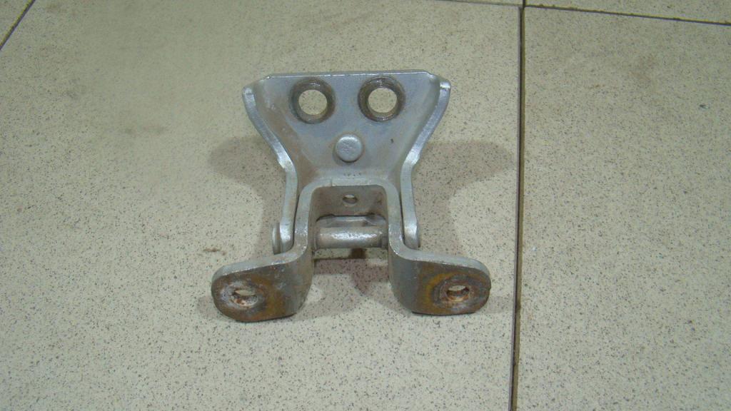 Петля двери задней левой нижняя, 500 рублей, Пермь