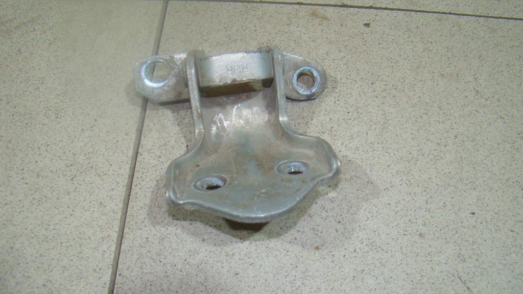 Петля двери задней левой нижняя, 500 рублей, Пермь