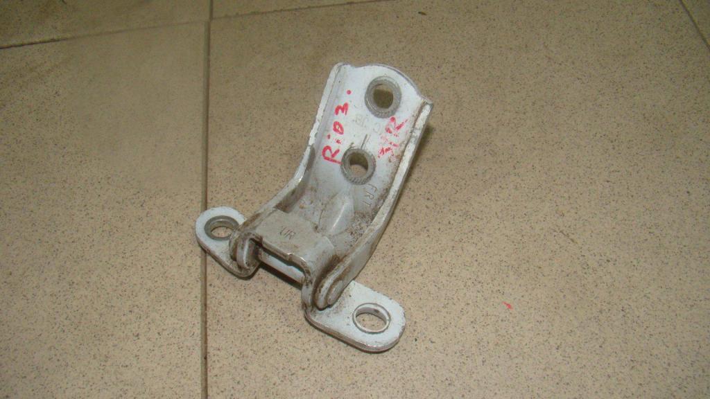 Петля двери передней правой верхняя, 550 рублей, Пермь