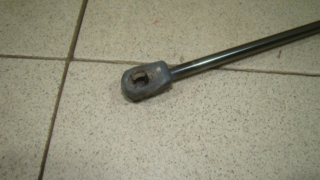 Амортизатор двери багажника, 500 рублей, Пермь