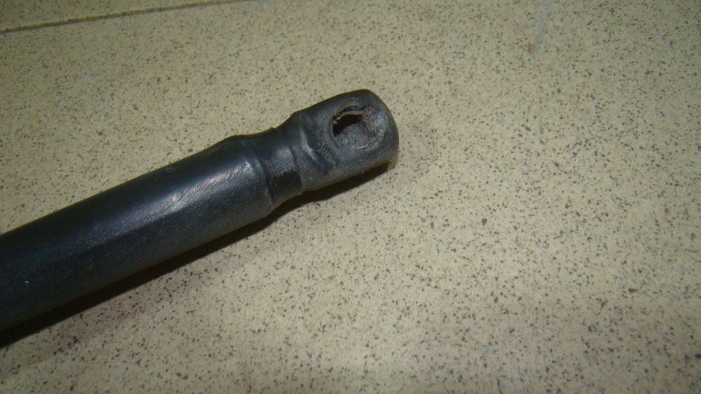 Амортизатор двери багажника, 500 рублей, Пермь