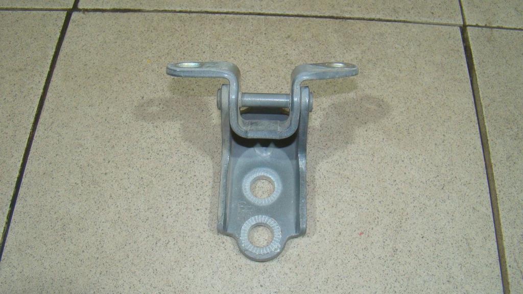 Петля двери передней правой верхняя, 500 рублей, Пермь