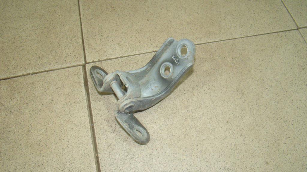 Петля двери передней правой нижняя, 500 рублей, Пермь