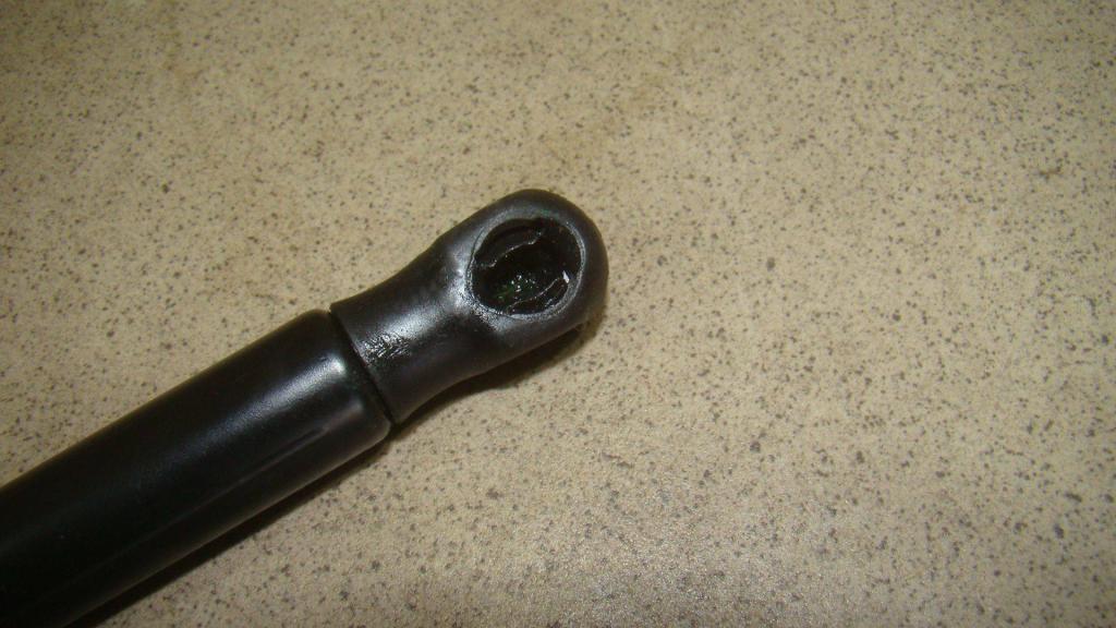 Амортизатор крышки багажника, 500 рублей, Пермь