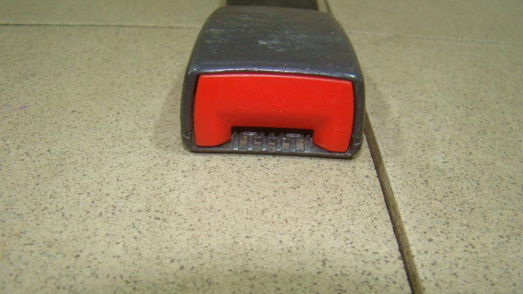 Ответная часть ремня безопасности, 500 рублей, Пермь