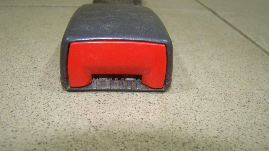 Ответная часть ремня безопасности, 500 рублей, Пермь