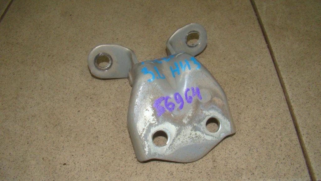 Петля двери задней левой нижняя, 500 рублей, Пермь