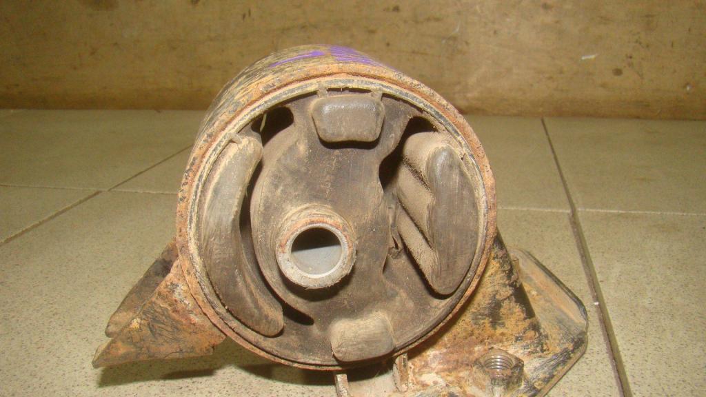 Опора двигателя левая, 1000 рублей, Пермь