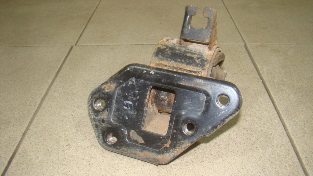 Опора двигателя левая, 1000 рублей, Пермь