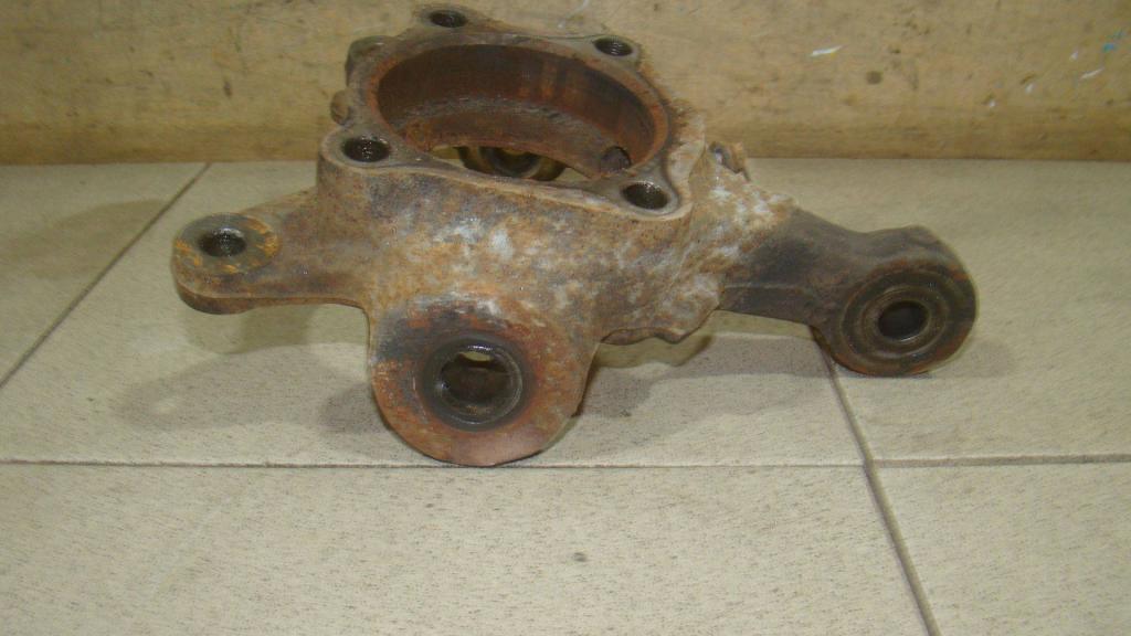 Кулак поворотный передний правый, 10000 рублей, Пермь