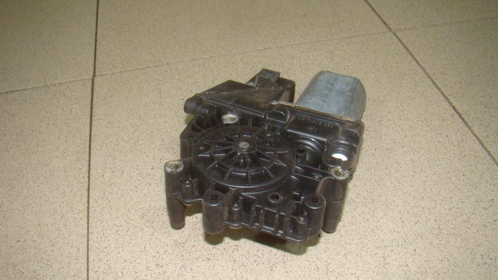 Моторчик стеклоподъемника, 1000 рублей, Пермь