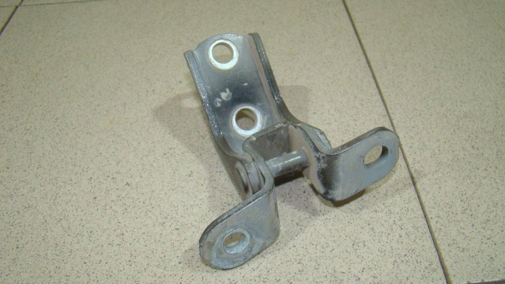 Петля двери передней правой верхняя, 1500 рублей, Пермь