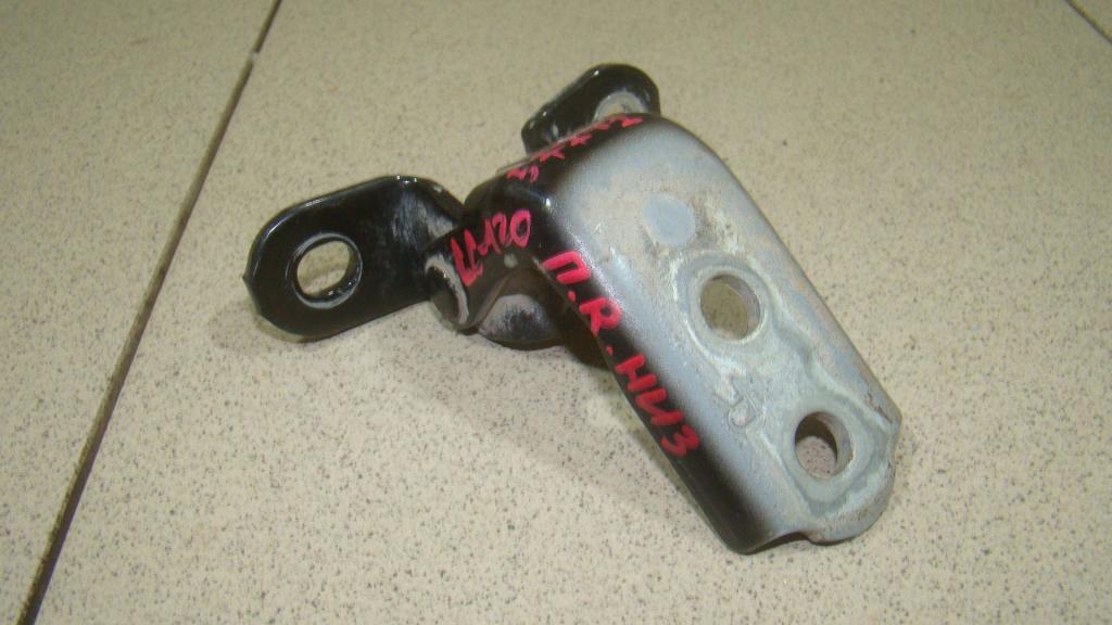 Петля двери передней правой нижняя, 1500 рублей, Пермь