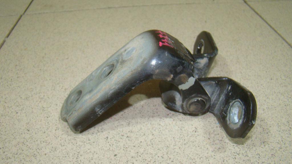 Петля двери передней правой нижняя, 1500 рублей, Пермь