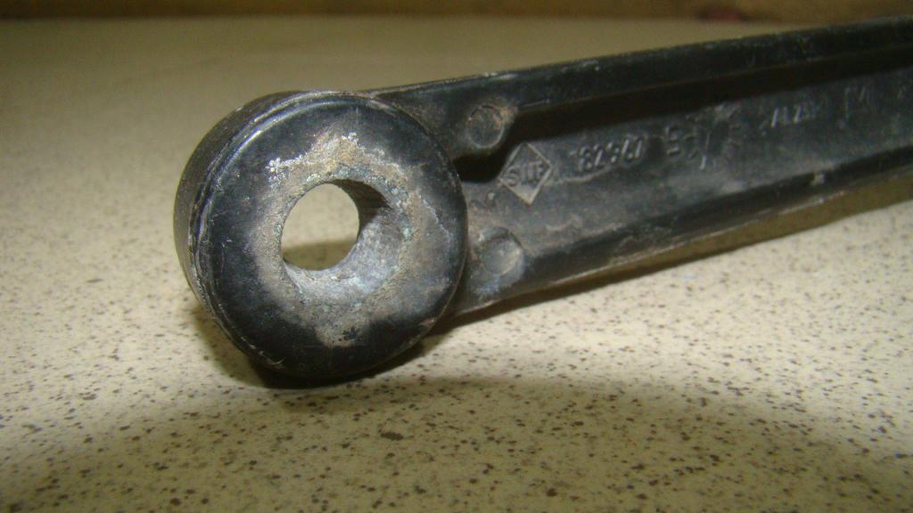 Поводок стеклоочистителя передний левый, 1100 рублей, Пермь