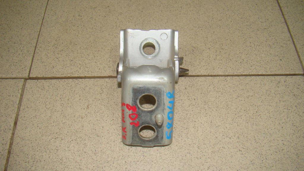 Петля двери задней правой нижняя, 500 рублей, Пермь