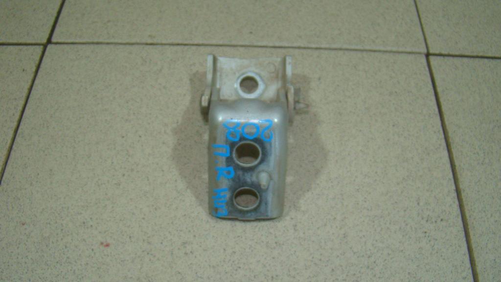 Петля двери передней правой нижняя, 500 рублей, Пермь