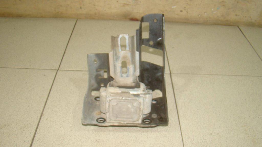 Опора КПП левая, 1500 рублей, Пермь