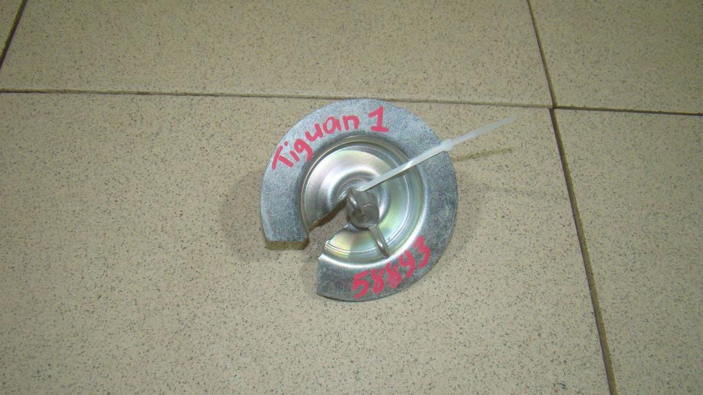 Болт крепления запасного колеса, 500 рублей, Пермь