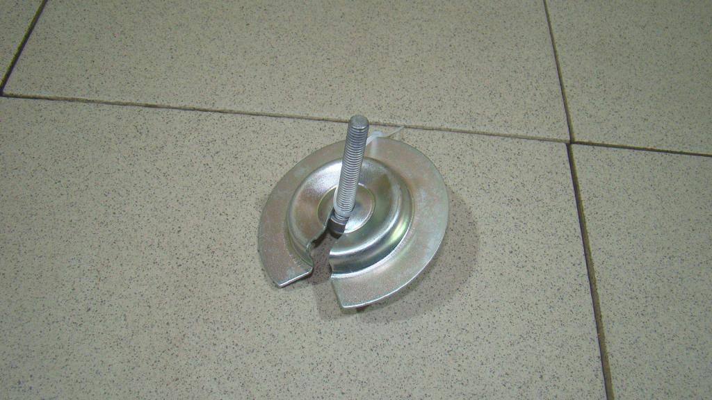 Болт крепления запасного колеса, 500 рублей, Пермь