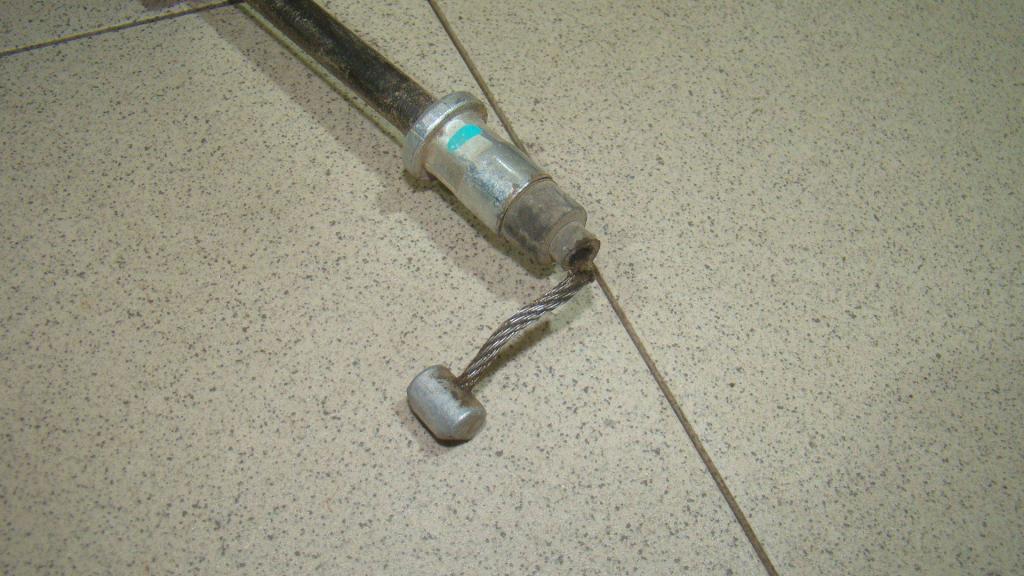 Трос ручника правый, 850 рублей, Пермь