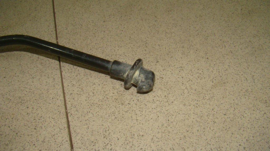 Держатель капота, 500 рублей, Пермь