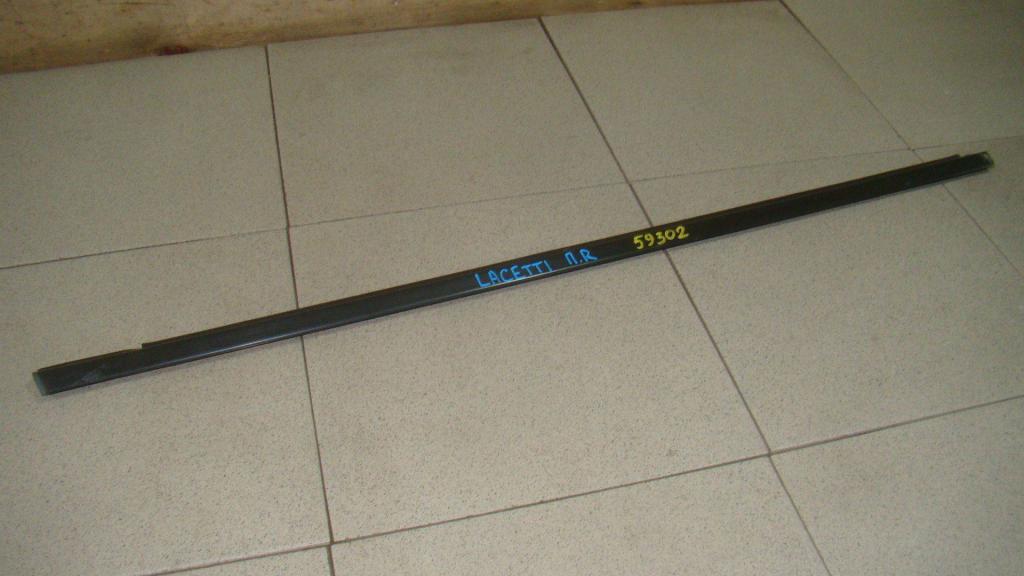 Накладка стекла переднего правого, 500 рублей, Пермь