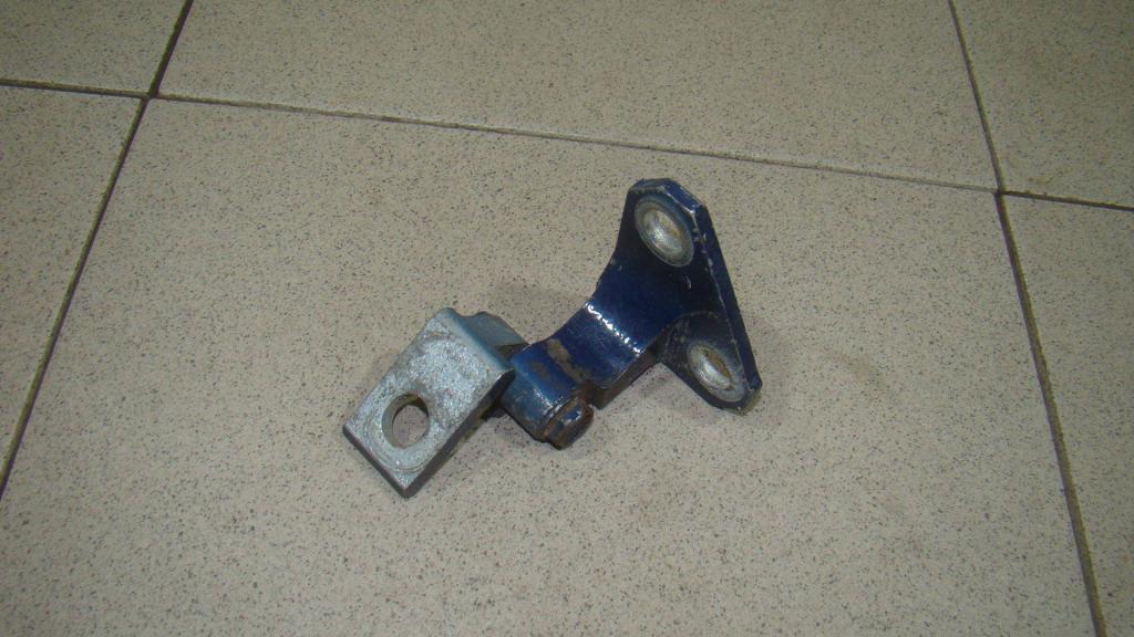 Петля двери передней правой верхняя, 500 рублей, Пермь