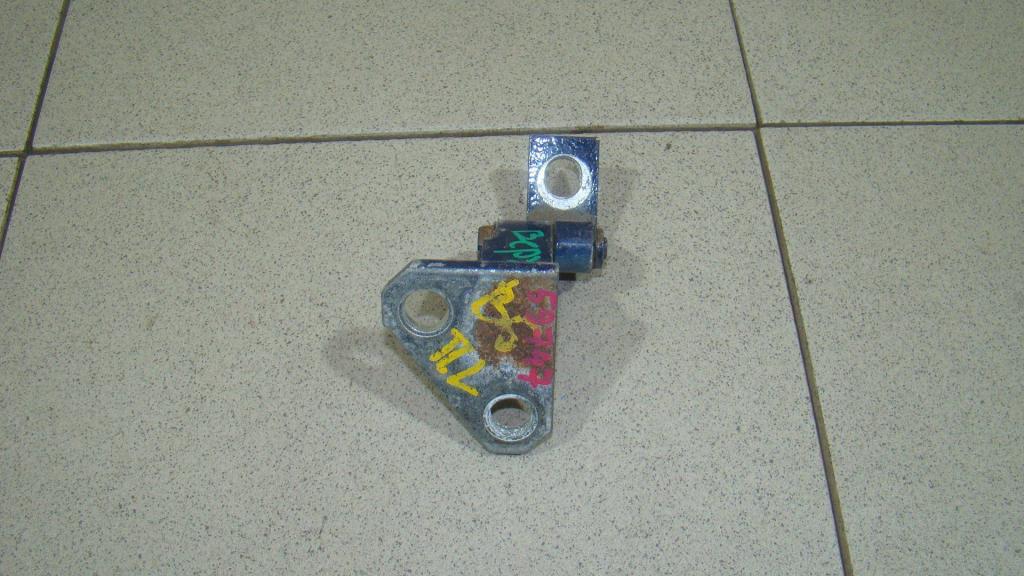 Петля двери передней левой верхняя, 1500 рублей, Пермь