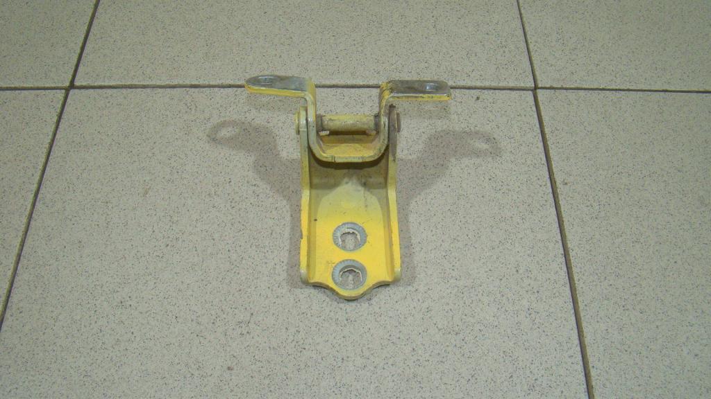 Петля двери задней левой верхняя, 500 рублей, Пермь