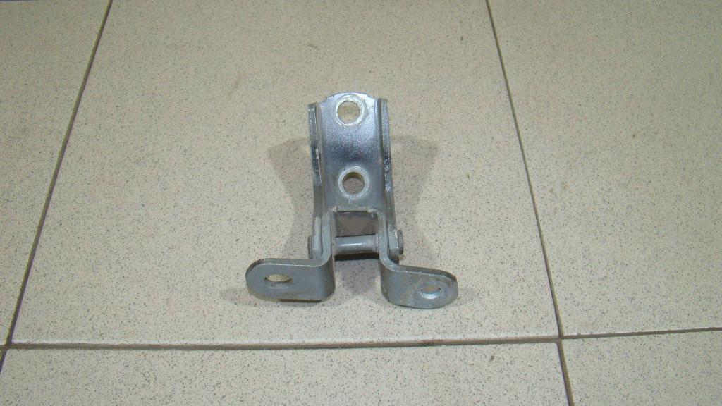 Петля двери передней правой нижняя, 500 рублей, Пермь