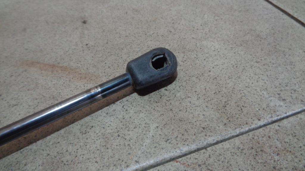 Амортизатор двери багажника, 500 рублей, Пермь