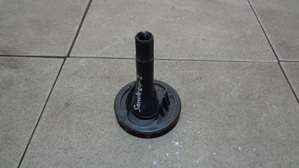 Болт крепления запасного колеса, 500 рублей, Пермь