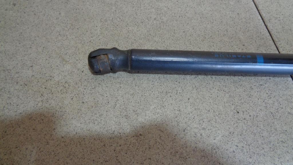 Амортизатор двери багажника, 500 рублей, Пермь