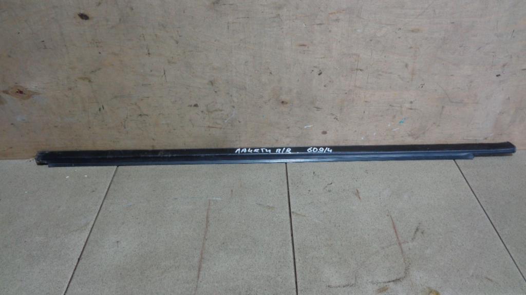 Накладка стекла переднего правого, 500 рублей, Пермь